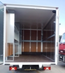 Furgone in Lega Leggera con Scaffalatura Interna