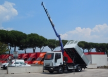 Cassone Ribaltabile con Gru Anteriore